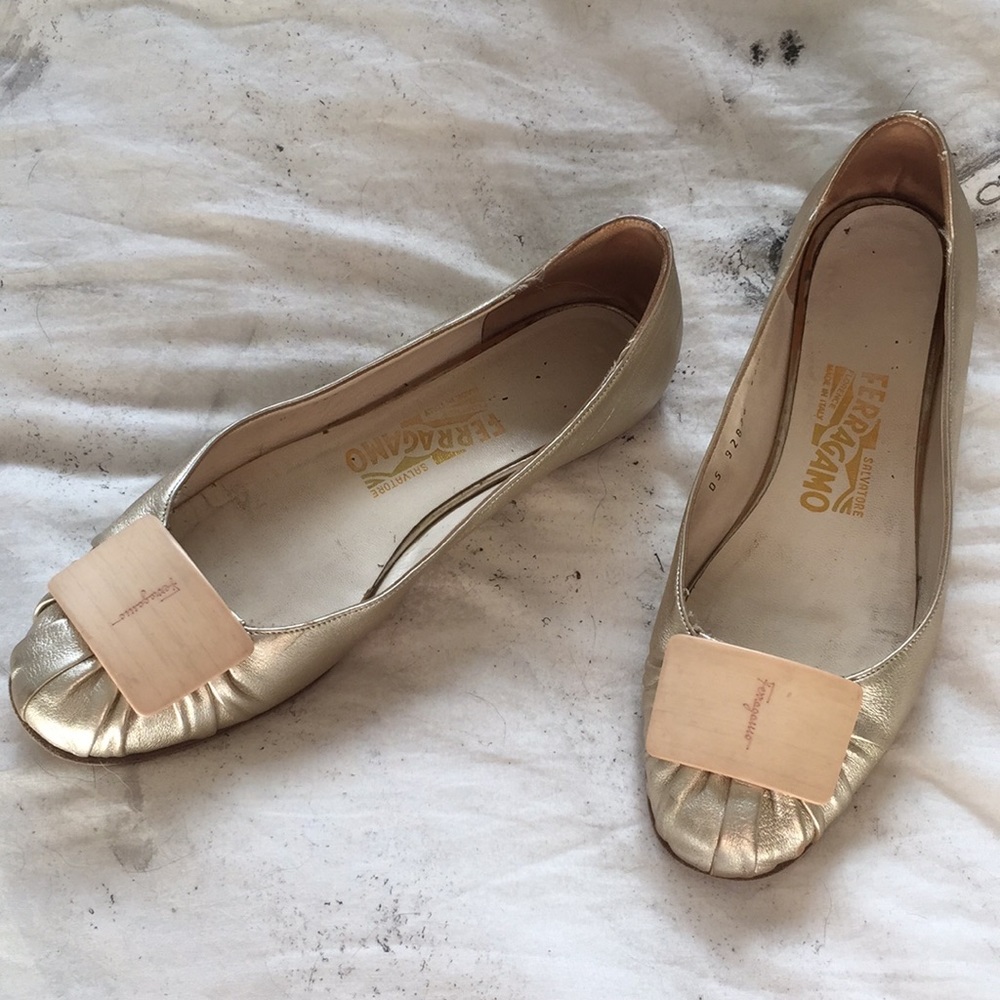 🥂SALVATORE FERRAGAMO Logo Signature Flats